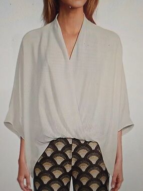 Trina Turk Shore Elegant Cream V-Neck Draped Women's Top M/L